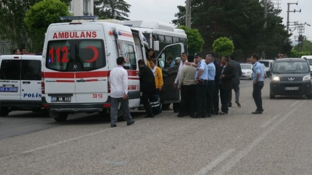 Afyonkarahisar'da Özel Halk Otobüsü Şoförü Bıçaklandı