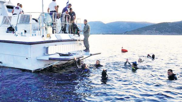 Mülteci botuna gemi çarptı: 13 ölü 4 kayıp