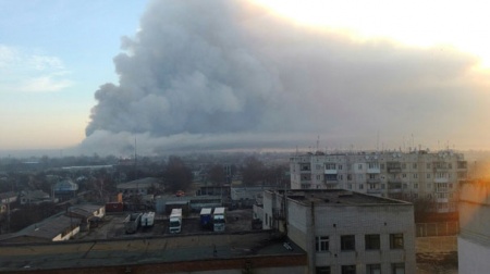 Ukrayna'da cephanelikte patlama! 20 bin kişi tahliye edildi